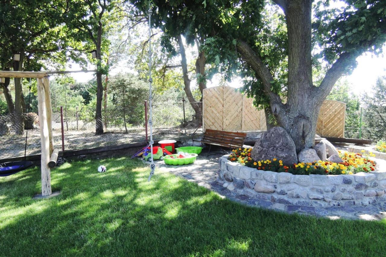 Comfortable Bungalow With A Covered Terrace, For 6 People, Мендзиздрое Екстериор снимка