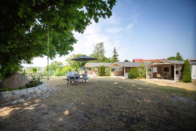 Comfortable Bungalow With A Covered Terrace, For 6 People, Мендзиздрое Екстериор снимка