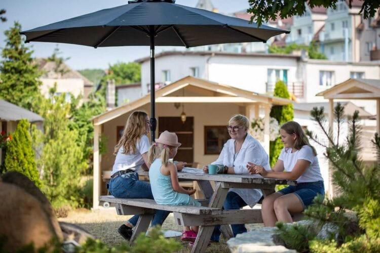 Comfortable Bungalow With A Covered Terrace, For 6 People, Мендзиздрое Екстериор снимка